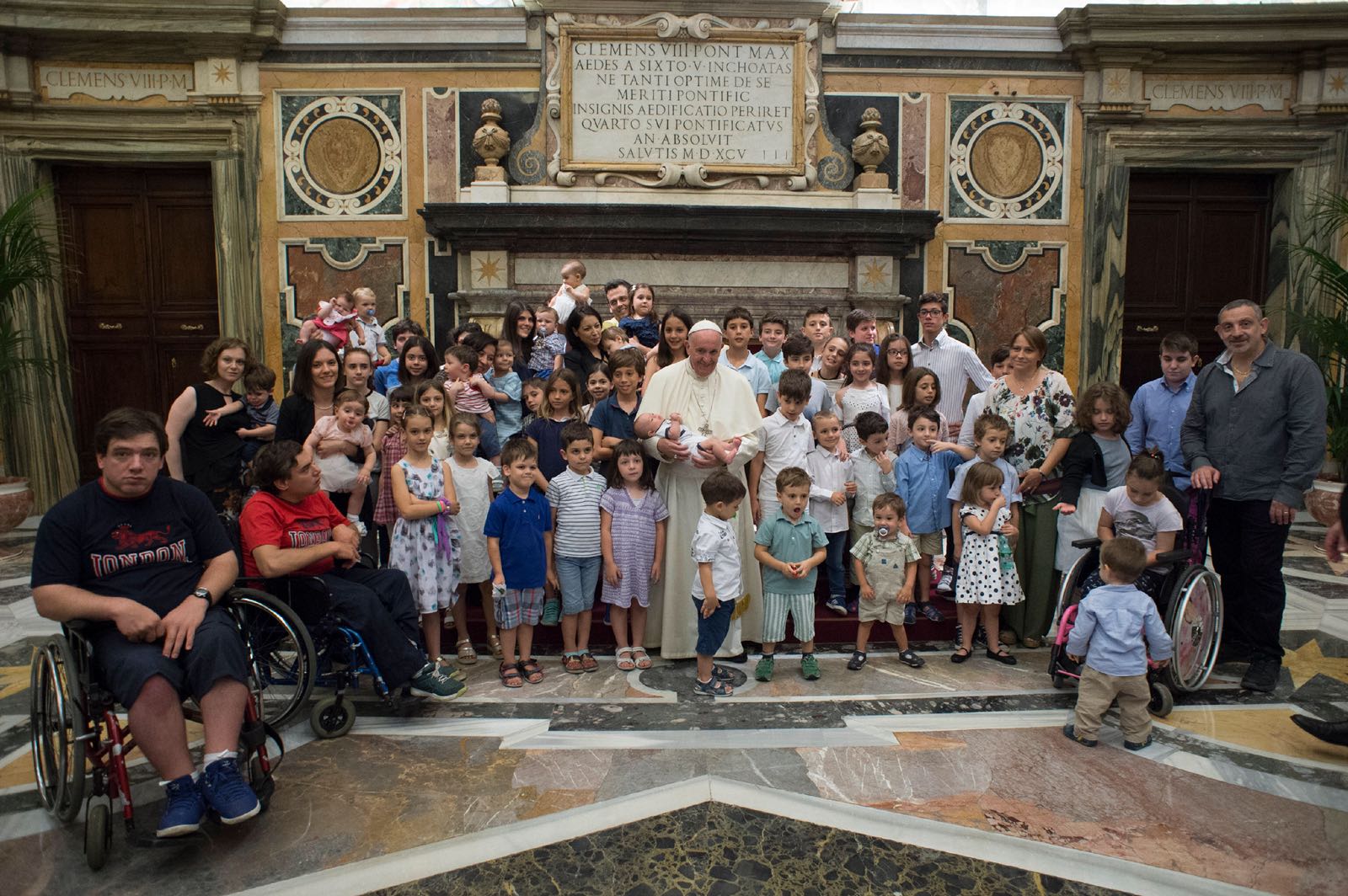 Il Papa al Forum: «La famiglia è una bella avventura»